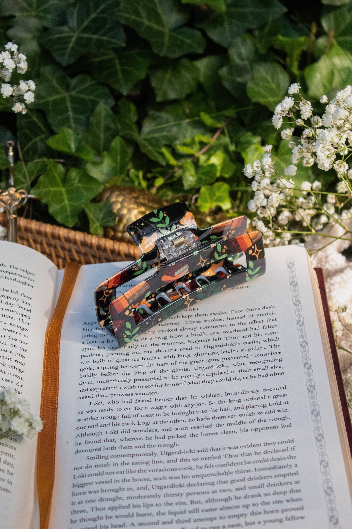 Bookish Hair Claw Clip - Burgundy Books