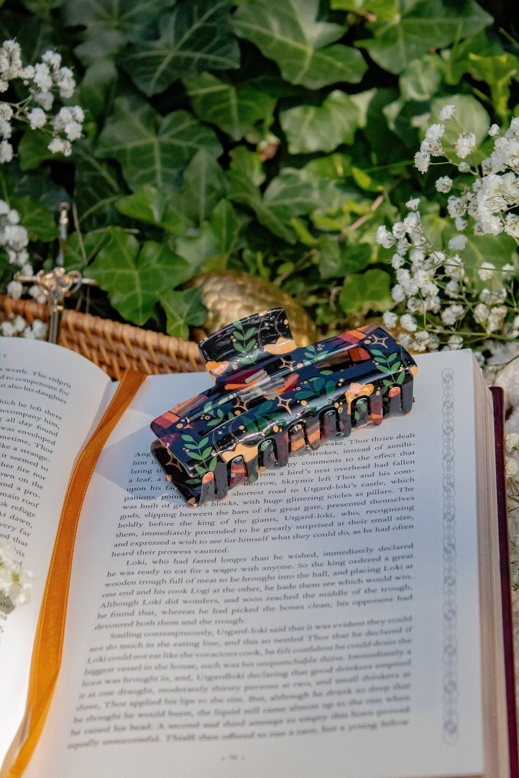 Bookish Hair Claw Clip - Burgundy Books