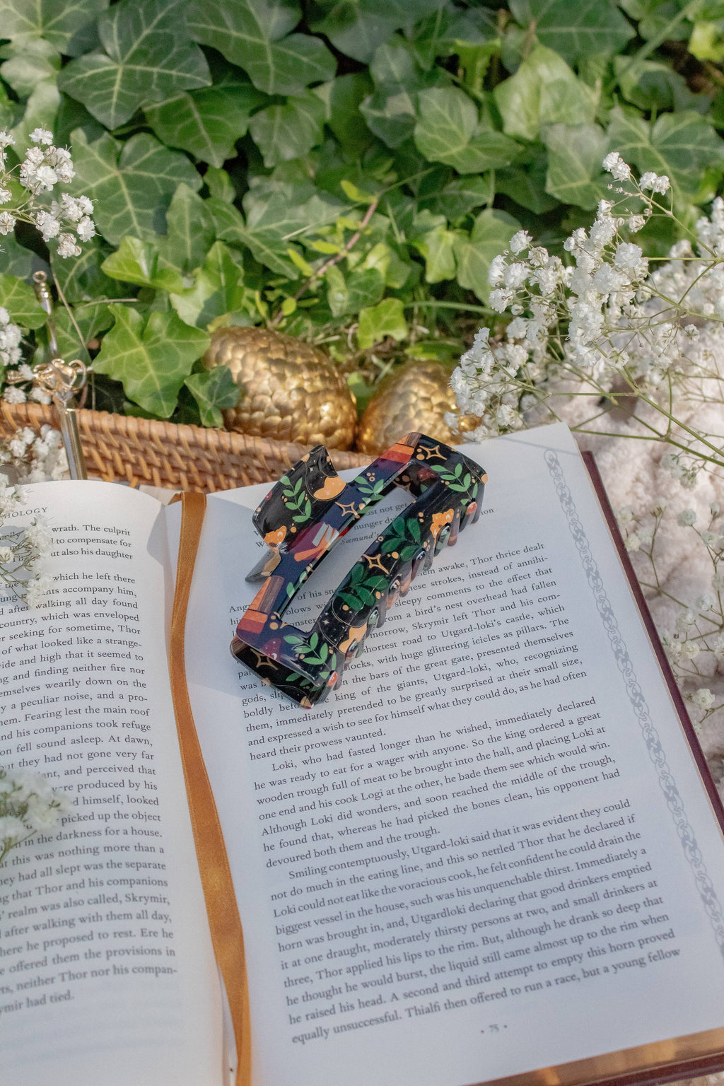 Bookish Hair Claw Clip - Burgundy Books