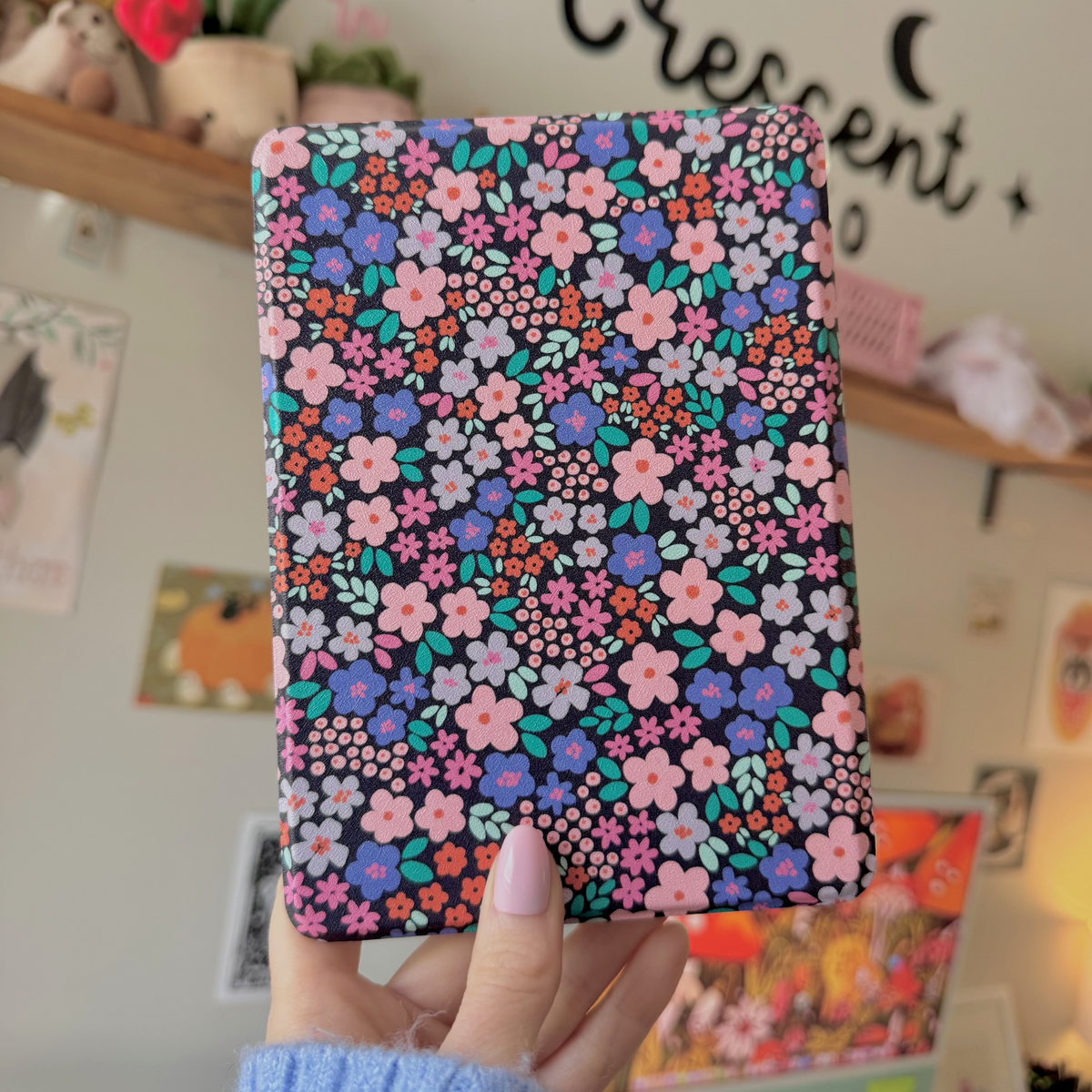 Ditsy Floral Clear Back Kindle Cases | Bookish Reader Gift