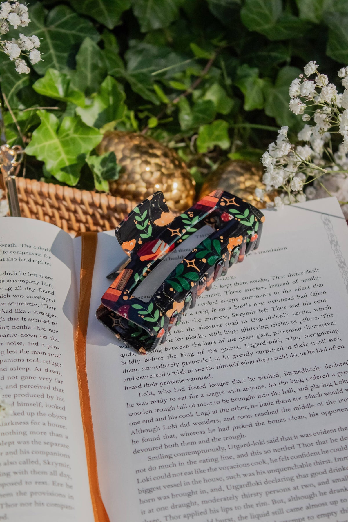 Bookish Hair Claw Clip - Burgundy Books