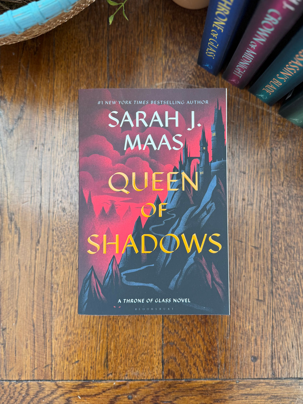 Queen of Shadows (Throne of Glass, 4) by Sarah J. Maas