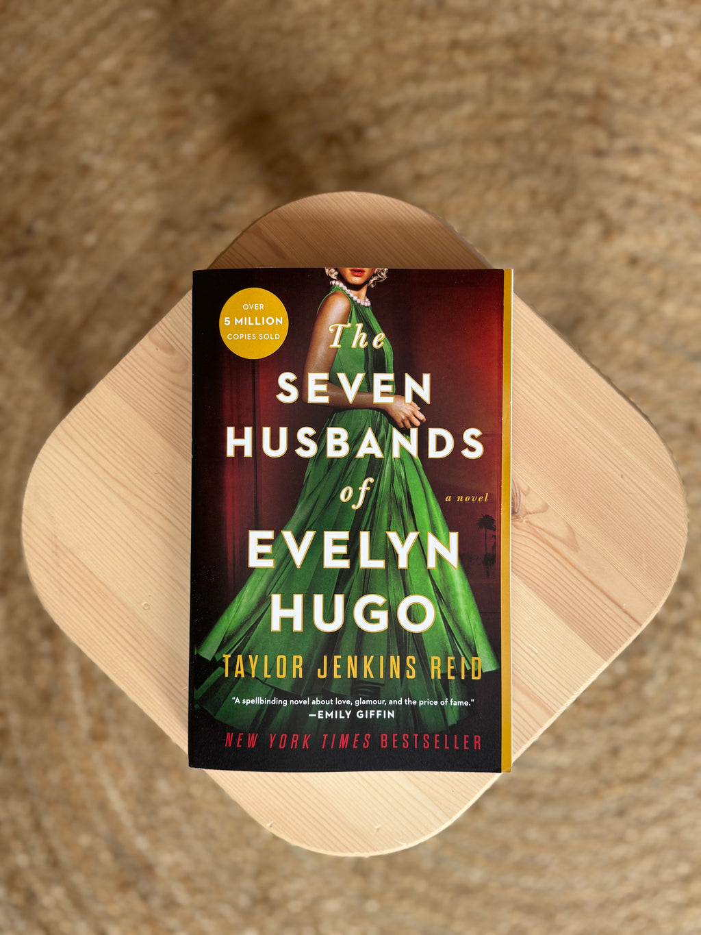 The Seven Husbands of Evelyn Hugo: A Novel