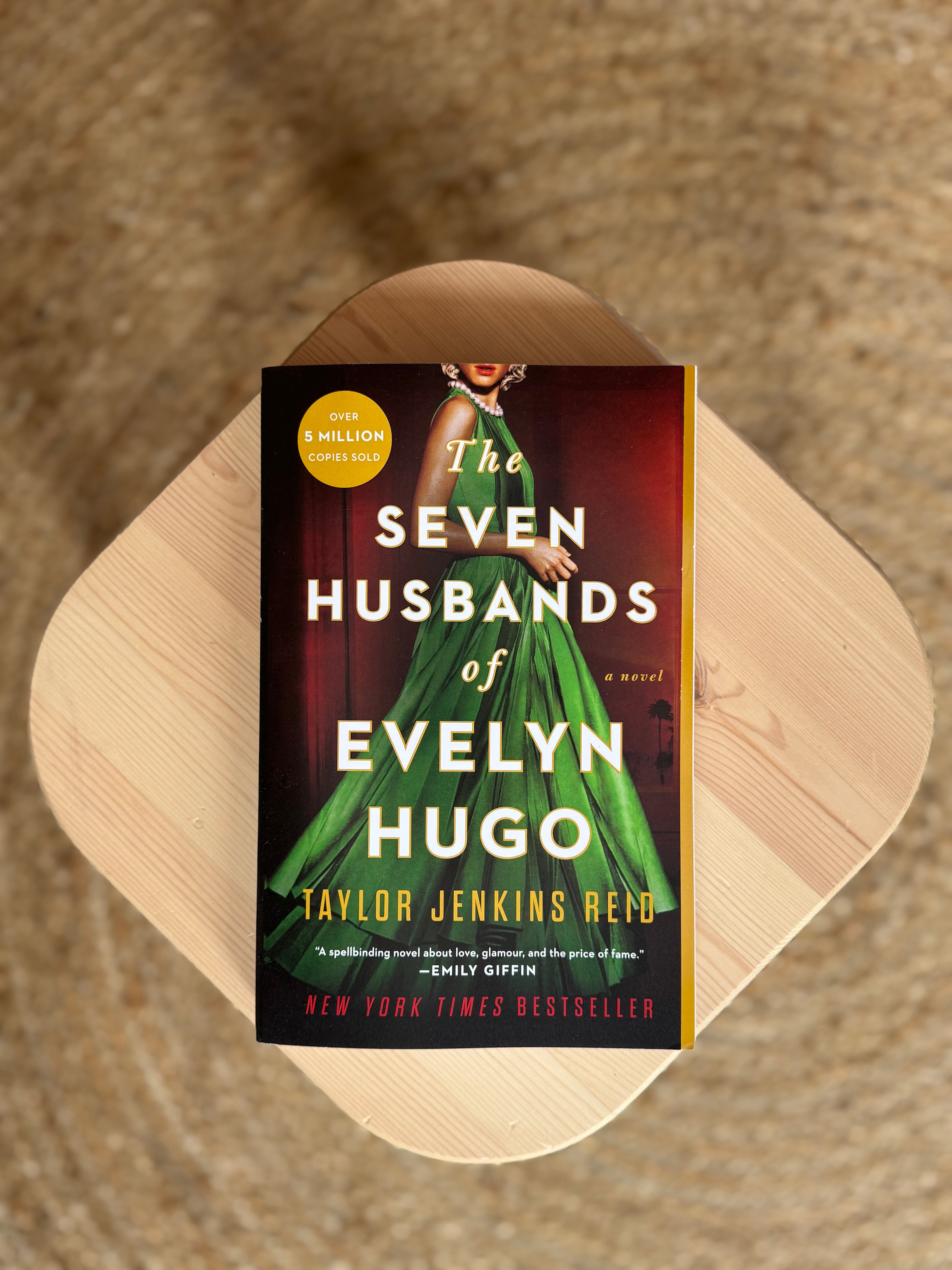 The Seven Husbands of Evelyn Hugo: A Novel