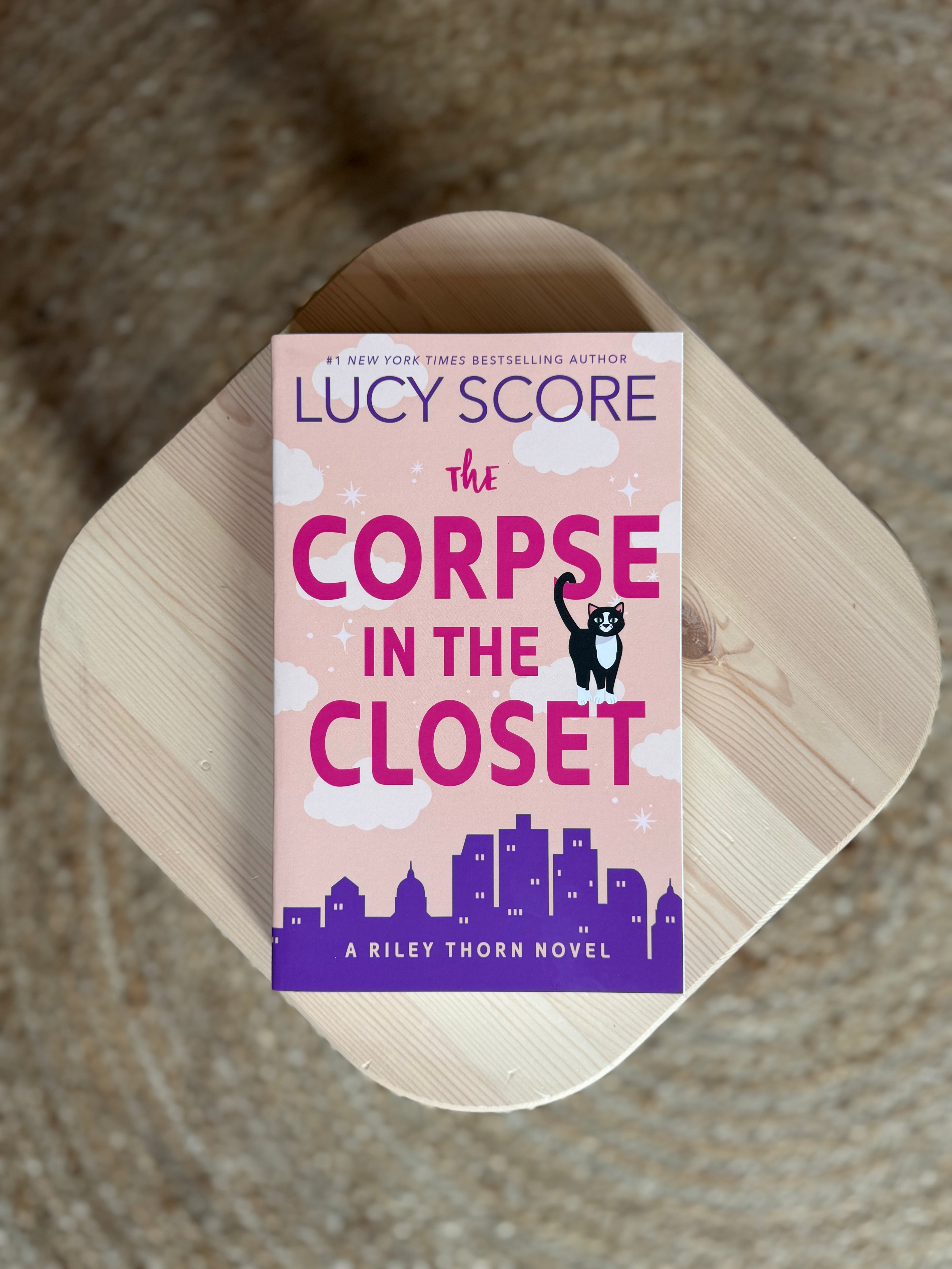 Corpse in the Closet by Lucy Score