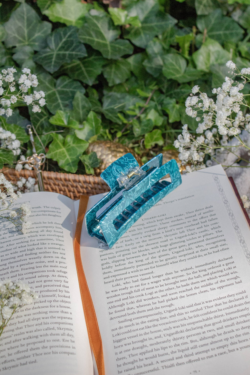 Bookish Hair Claw Clip - Starlight