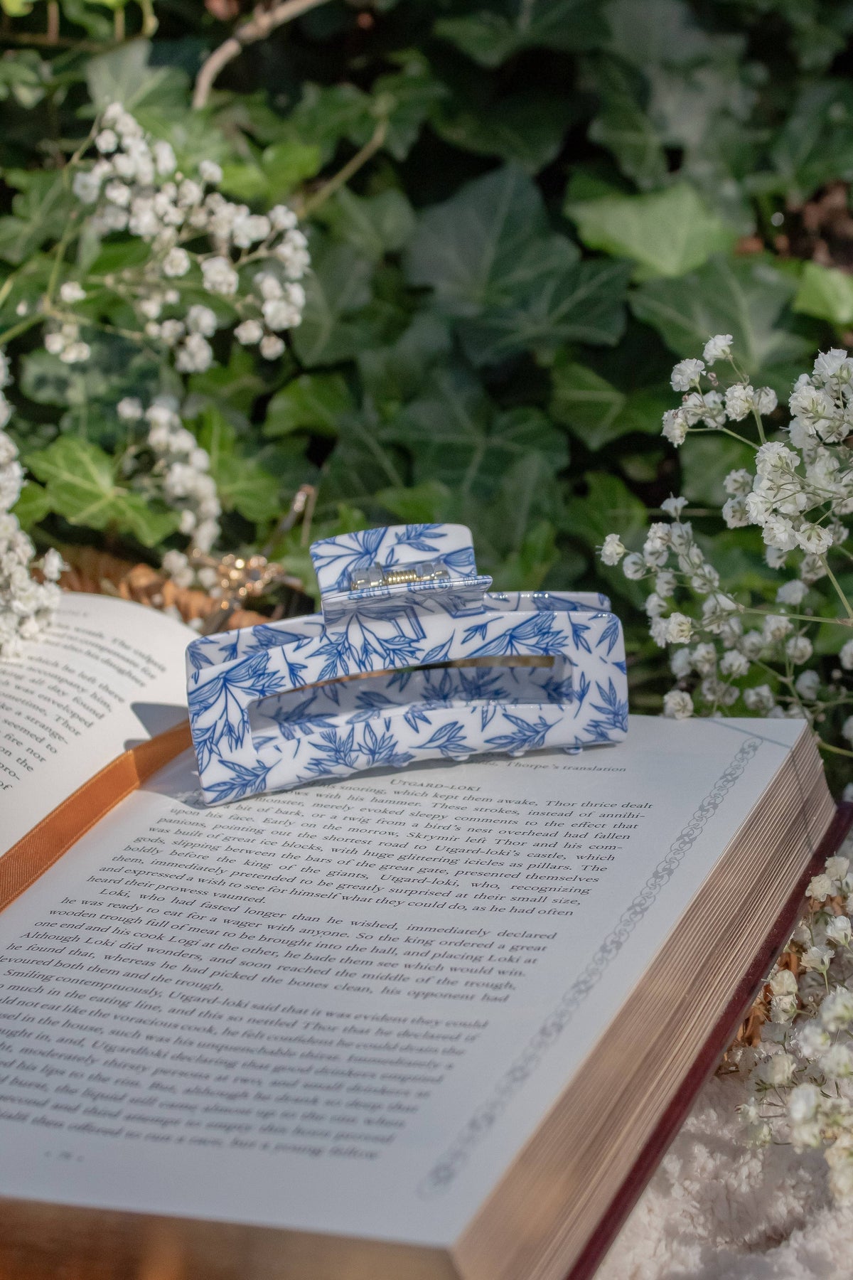 Bookish Hair Claw Clip - Porcelain Books