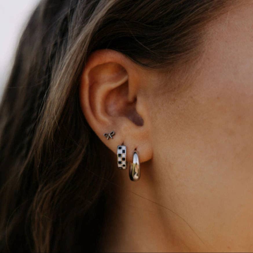 Bow Flat Back Studs