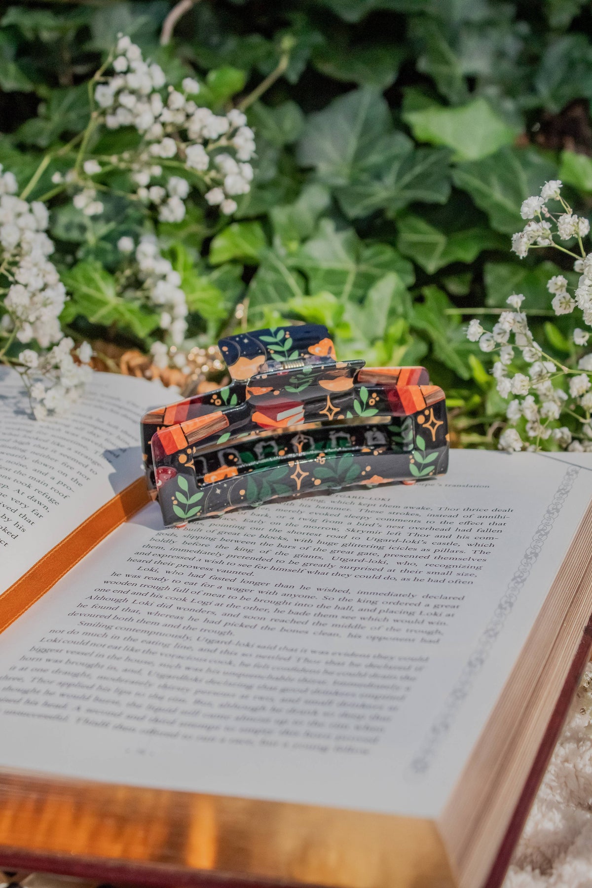Bookish Hair Claw Clip - Burgundy Books
