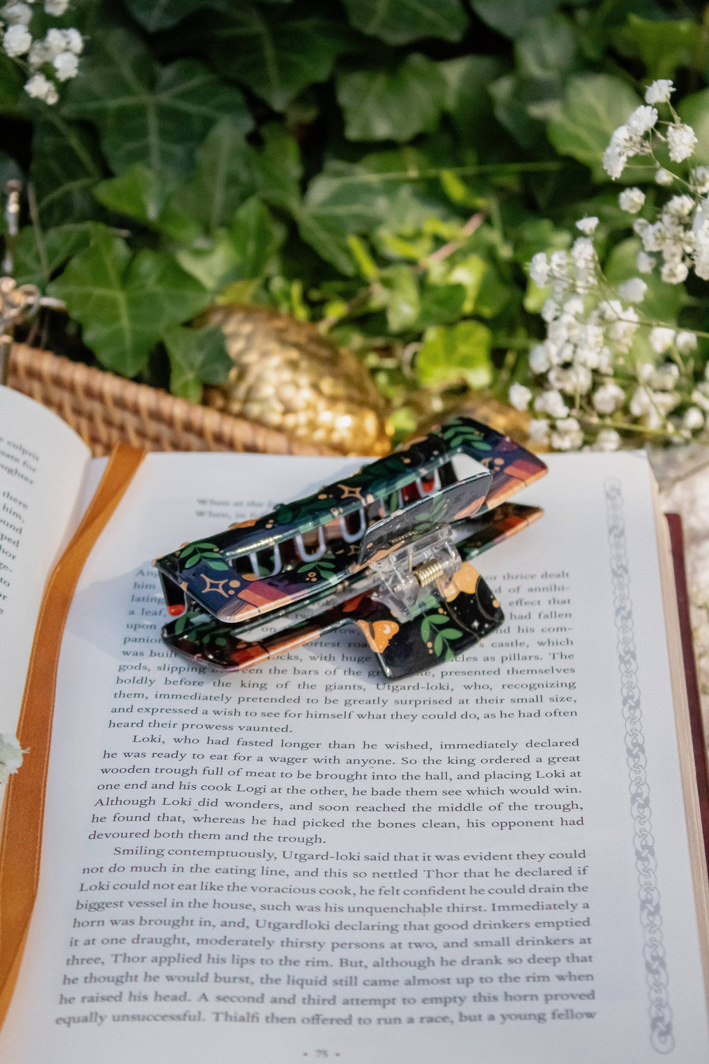 Bookish Hair Claw Clip - Burgundy Books